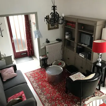Petite Maison De Charme Dans Quartier Central Residentiel Holiday home